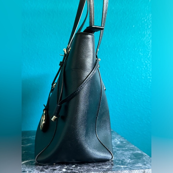 Michael Kors Voyager Medium Crossgrain Leather Tote Bag - Picture 5 of 12